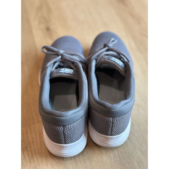 Size 7.5 - Nike Revolution 4 Ocean Bliss Women's Sneakers - Picture 4 of 6